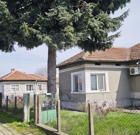 Къща в с. Окорш, Област Силистра - 100 кв.м за 255 €/кв.м - Снимка #1