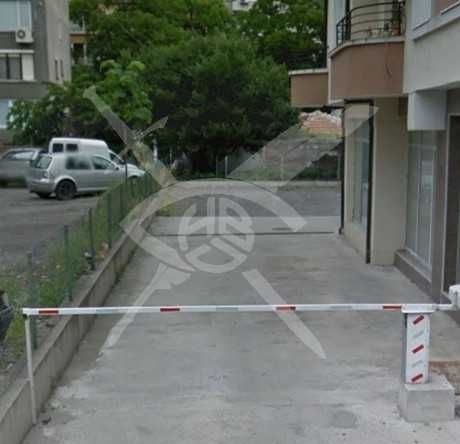 Гараж / Паркомясто в Бургас, Лазур - 30 кв.м за 700 €/кв.м - Снимка #1