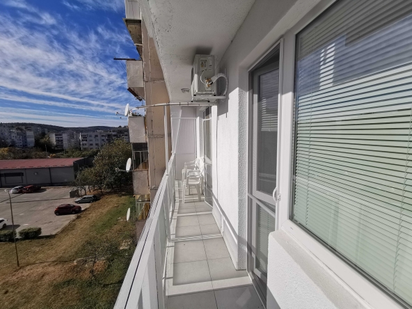 Дава се под наем Двустаен апартамент в Велико Търново, Бузлуджа - 40 кв.м за 255 € - Снимка #1