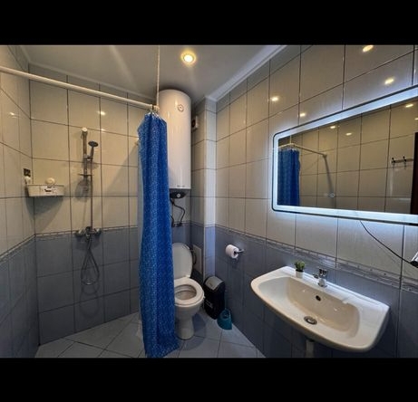 Дава се под наем Двустаен апартамент в Варна, ХЕИ - 52 кв.м за 518.67 € - Снимка #1