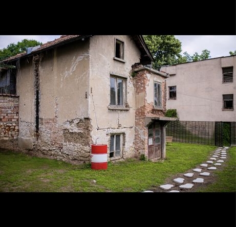 Къща в Плевен, 9-ти квартал - 74 кв.м за 784 €/кв.м - Снимка #1