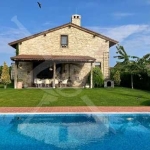 Къща в с. Приселци, Област Варна - 330 кв.м за 696 €/кв.м - Снимка #1