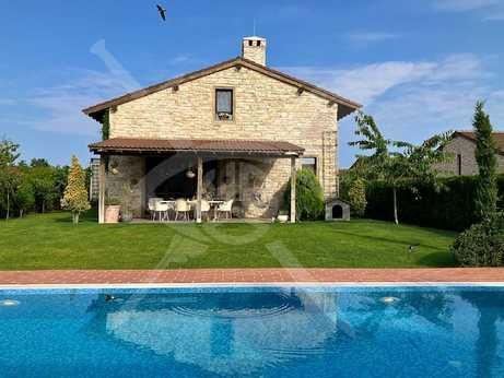 Къща в с. Приселци, Област Варна - 330 кв.м за 696 €/кв.м - Снимка #1