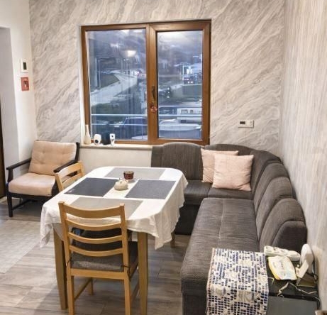 Дава се под наем Двустаен апартамент в Варна, Възраждане 4 - 67 кв.м за 448.8 € - Снимка #1