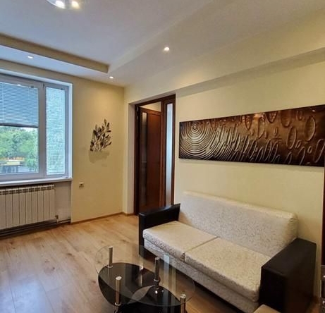 Дава се под наем Четиристаен апартамент в Банкя - 110 кв.м за 860 € - Снимка #1
