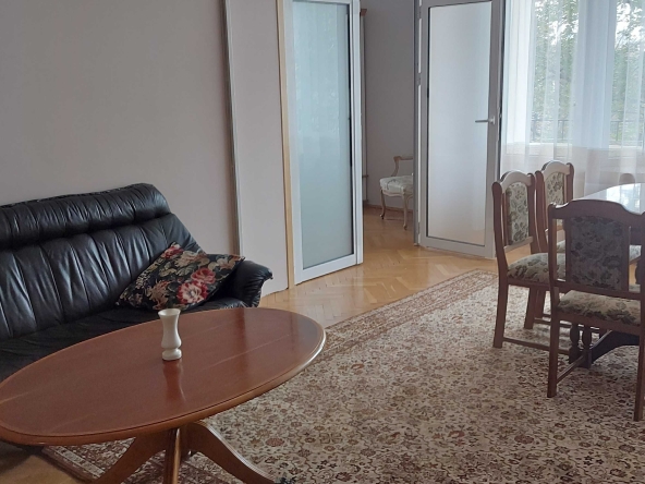 Дава се под наем Тристаен апартамент в София, Център - 100 кв.м за 698.19 € - Снимка #1