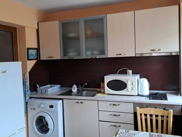 Дава се под наем Тристаен апартамент в к.к. Слънчев бряг - 80 кв.м за 459 € - Снимка #1