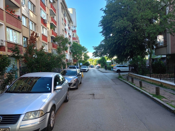 Дава се под наем Магазин в София, Борово - 55 кв.м за 408 € - Снимка #1