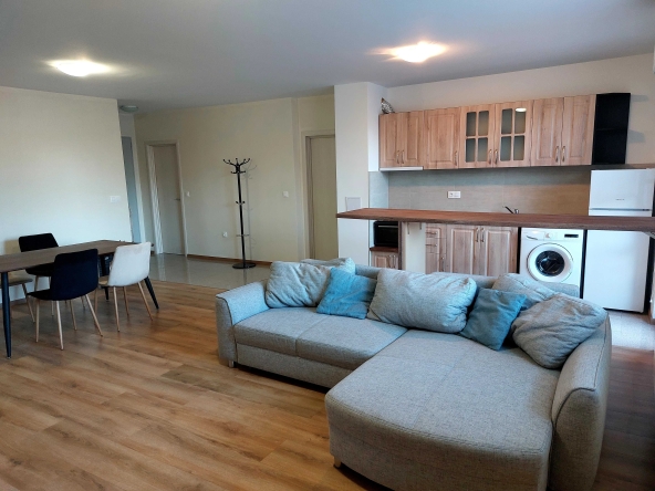 Дава се под наем Двустаен апартамент в София, Витоша - 75 кв.м за 648.21 € - Снимка #1