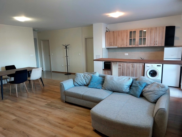 Дава се под наем Двустаен апартамент в София, Витоша - 75 кв.м за 647.19 € - Снимка #1