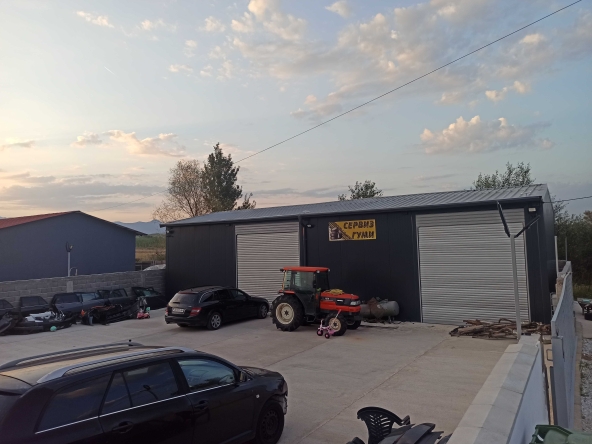 Промишлена сграда в Сандански - 2000 кв.м за 130 €/кв.м - Снимка #1