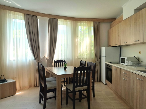 Дава се под наем Двустаен апартамент в Несебър - 108 кв.м за 561 € - Снимка #1