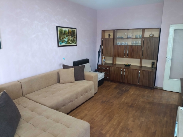 Дава се под наем Двустаен апартамент в Варна, Възраждане 1 - 43 кв.м за 320 € - Снимка #1