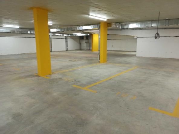 Дава се под наем Гараж / Паркомясто в Варна, Базар Левски - 13 кв.м за 66.3 € - Снимка #1