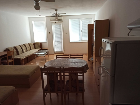 Дава се под наем Двустаен апартамент в Велико Търново, Център - 68 кв.м за 459 € - Снимка #1