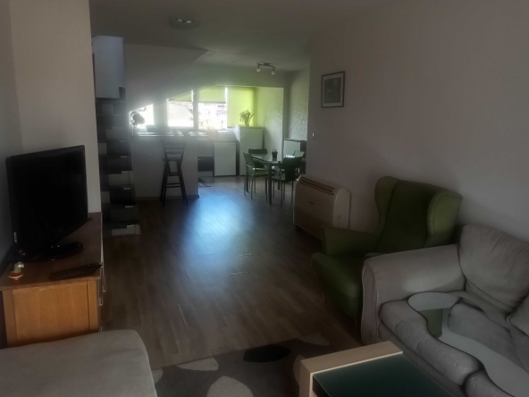 Дава се под наем Тристаен апартамент в Пловдив, Съдийски - 100 кв.м за 459 € - Снимка #1