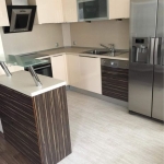 Дава се под наем Тристаен апартамент в Русе, Дружба 1 - 100 кв.м за 510 € - Снимка #1