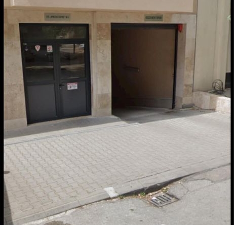 Дава се под наем Гараж / Паркомясто в Пловдив, Сточна гара - 20 кв.м за 76.5 € - Снимка #1