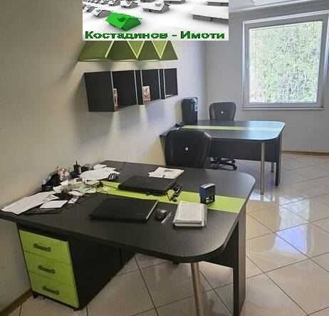 Дава се под наем Офис в Пловдив, Център - 101 кв.м за 787.95 € - Снимка #1