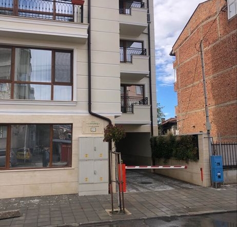 Тристаен апартамент в Асеновград - 143 кв.м за 564 €/кв.м - Снимка #1