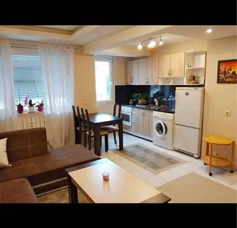 Дава се под наем Двустаен апартамент в Перник, Център - 53 кв.м за 398.82 € - Снимка #1