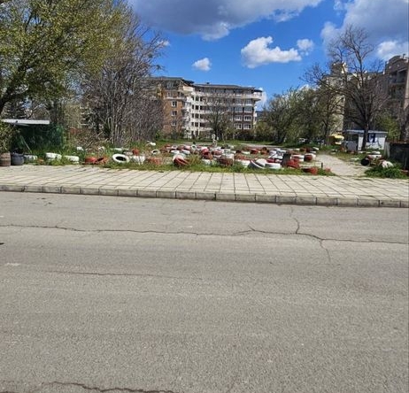 Дава се под наем Парцел в к.к. Слънчев бряг - 450 кв.м за 7979.46 € - Снимка #1