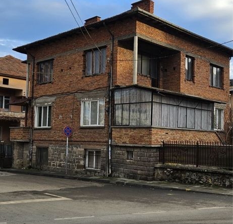 Етаж от къща в Ракитово - 100 кв.м за 1000 €/кв.м - Снимка #1