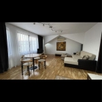 Дава се под наем Двустаен апартамент в Варна, Център - 65 кв.м за 680 € - Снимка #1