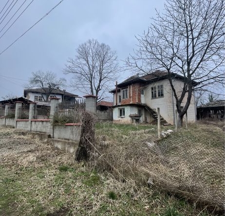 Къща в с. Горна Лука, Област Монтана - 3500 кв.м за 5 €/кв.м - Снимка #1