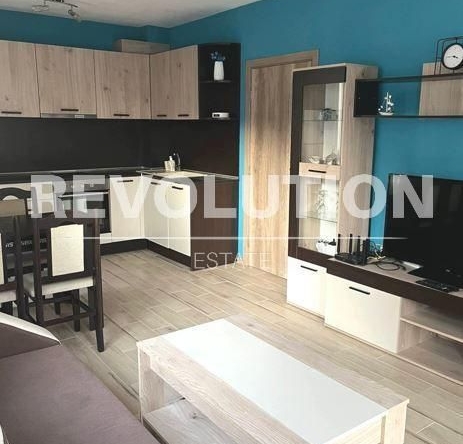 Дава се под наем Двустаен апартамент в Варна, Център - 60 кв.м за 648.21 € - Снимка #1