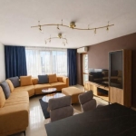 Дава се под наем Тристаен апартамент в Варна, Център - 102 кв.м за 1196.97 € - Снимка #1