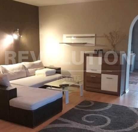 Дава се под наем Етаж от къща в Варна, Бриз - 200 кв.м за 1146.99 € - Снимка #1