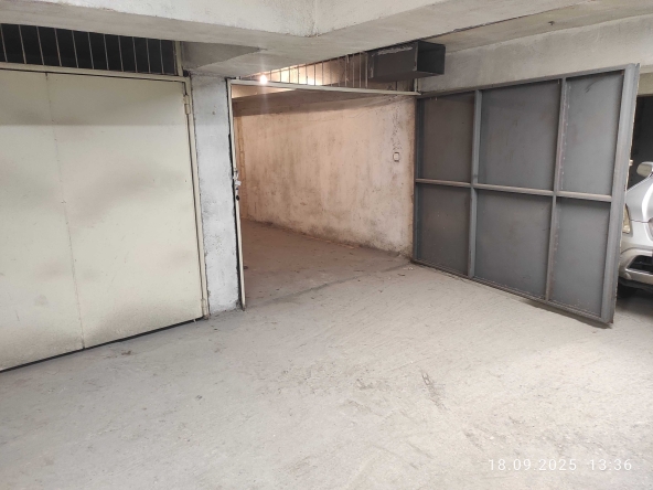 Дава се под наем Гараж / Паркомясто в Варна, Червен площад - 22 кв.м за 102 € - Снимка #1