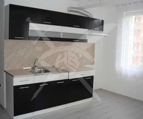 Дава се под наем Тристаен апартамент в Варна, Цветен квартал - 75 кв.м за 500 € - Снимка #1