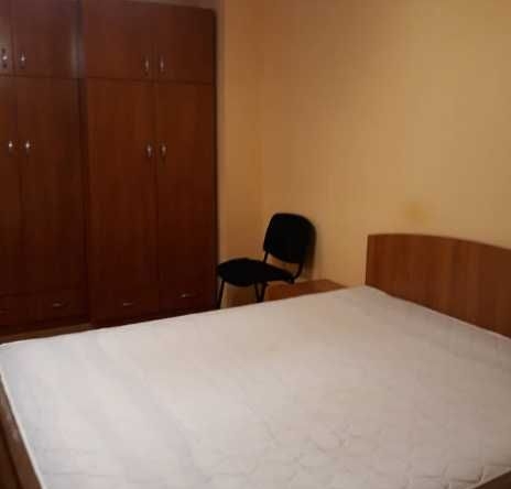 Дава се под наем Двустаен апартамент в Бургас, Лазур - 45 кв.м за 175 € - Снимка #1