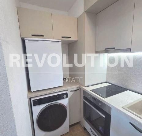 Дава се под наем Етаж от къща в с. Близнаци, Област Варна - 45 кв.м за 398.82 € - Снимка #1