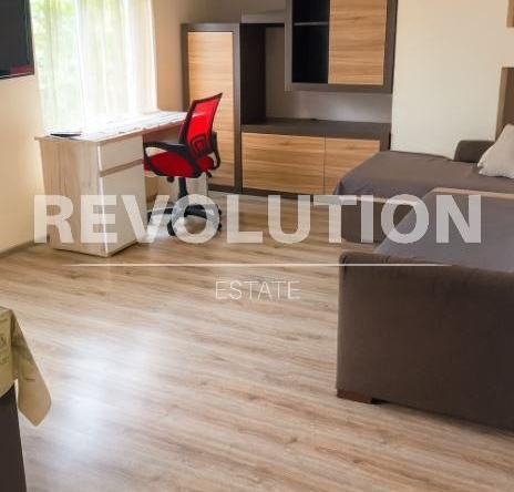 Дава се под наем Тристаен апартамент в Варна, Колхозен пазар - 90 кв.м за 575 € - Снимка #1