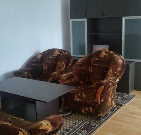 Дава се под наем Тристаен апартамент в Пловдив, Център - 83 кв.м за 285.6 € - Снимка #1
