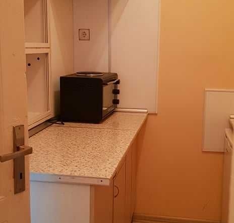 Дава се под наем Едностаен апартамент в Бургас, Център - 30 кв.м за 168.3 € - Снимка #1