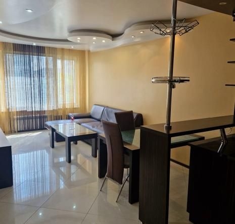 Дава се под наем Двустаен апартамент в София, Център - 55 кв.м за 600 € - Снимка #1