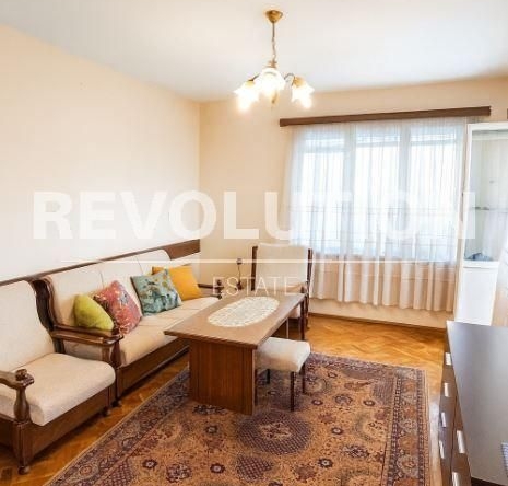 Дава се под наем Тристаен апартамент в Варна, Погреби - 80 кв.м за 448.8 € - Снимка #1