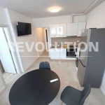 Дава се под наем Двустаен апартамент в к.к. Св.Св. Константин и Елена - 45 кв.м за 325 € - Снимка #1