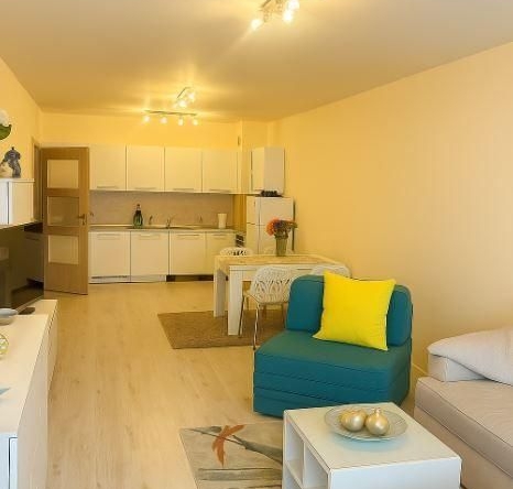 Дава се под наем Двустаен апартамент в Варна, Аспарухово - 90 кв.м за 550 € - Снимка #1