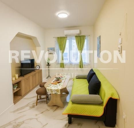 Дава се под наем Двустаен апартамент в Варна, Център - 40 кв.м за 450 € - Снимка #1