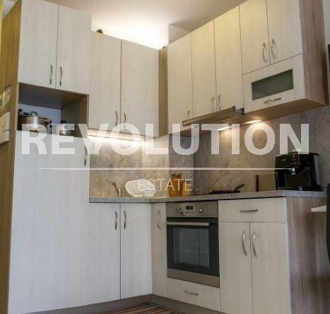 Дава се под наем Едностаен апартамент в Варна, Бриз - 32 кв.м за 400 € - Снимка #1