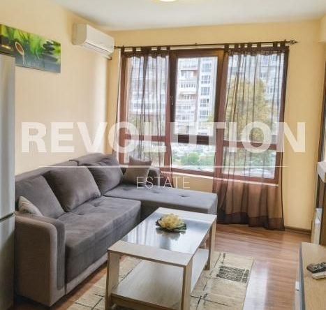 Дава се под наем Двустаен апартамент в Варна, Победа - 65 кв.м за 470 € - Снимка #1