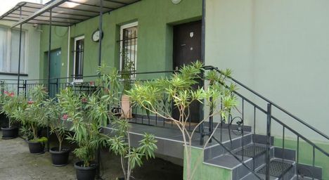 Хотел в Бургас, Център - 4300 кв.м за 267 €/кв.м - Снимка #1