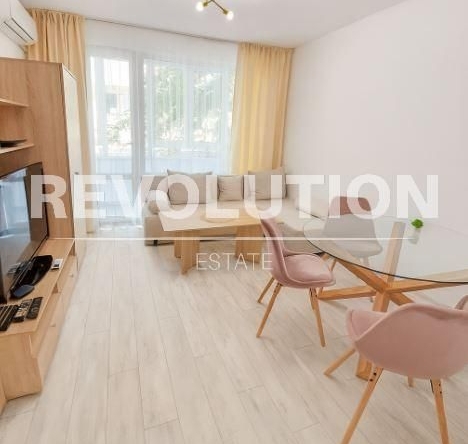 Дава се под наем Двустаен апартамент в Варна, Център - 65 кв.м за 650 € - Снимка #1