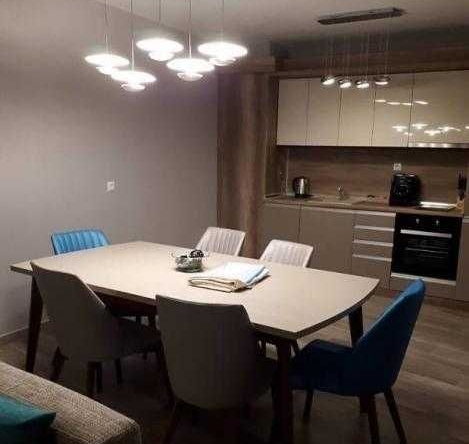 Дава се под наем Двустаен апартамент в Бургас, Славейков - 65 кв.м за 612 € - Снимка #1