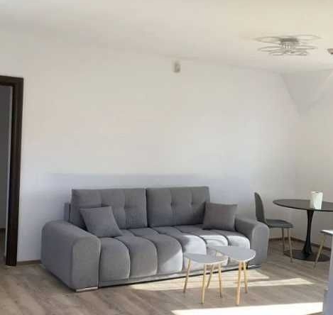 Дава се под наем Двустаен апартамент в Пловдив, Център - 48 кв.м за 163.2 € - Снимка #1